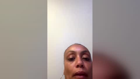 Snapshot of ms_discreet chatting on June 2026 05:48:01 AM ms_discreet online show from June 2026 05:48:01 AM