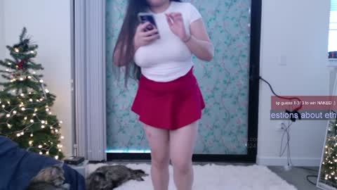 R o r i  SnapChat heyroriv2 wednesday - sunday Noon oclock mountain - 5pm mountain online show from December 2024 07:49:02 PM