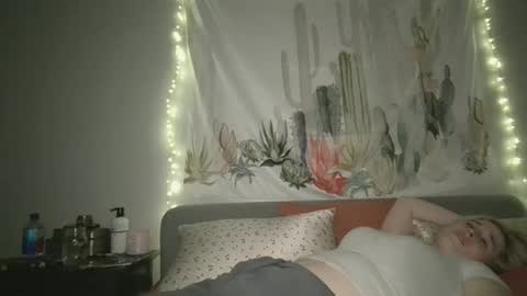 msclairewhatever online show from December 2025 08:01:02 AM