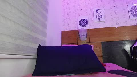 Manuela  online show from March 2025 06:19:02 AM