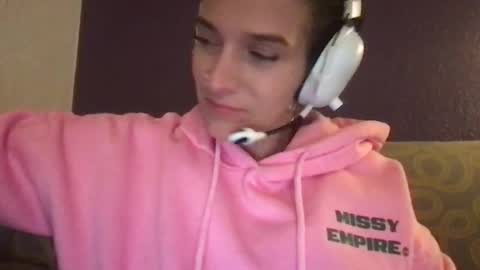 Tara Jane online show from November 2025 08:01:01 PM