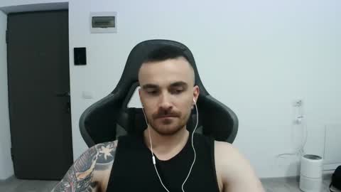 Victor online show from February 2025 08:15:01 PM