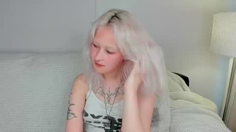 Snapshot of muffin_mia chatting on July 2026 08:25:02 AM Mia online show from July 2026 08:25:02 AM