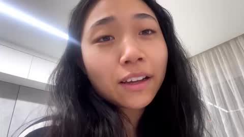 Mia online show from March 2026 10:11:02 AM