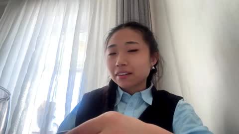 Mia online show from March 2026 04:26:01 AM