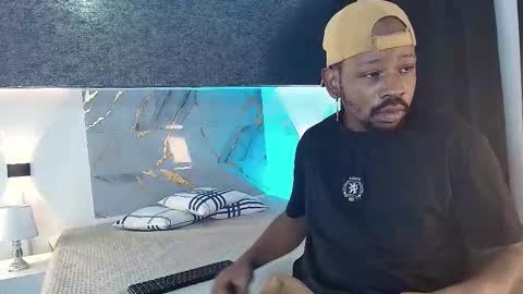 Muller Asher online show from November 2025 04:11:02 AM