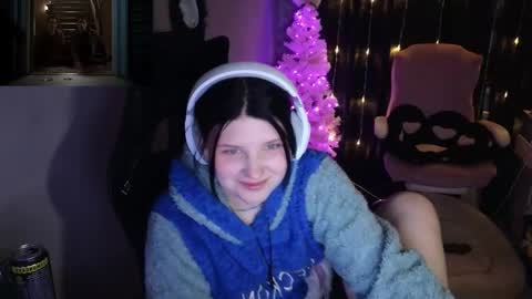 Snapshot of mura_muur chatting on December 2024 03:05:01 PM Milana online show from December 2024 03:05:01 PM