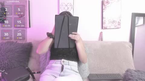 muriell_69 online show from September 2025 07:35:01 PM