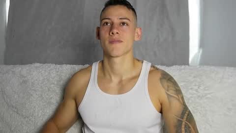 muscle_king_cum online show from November 2025 04:17:02 PM