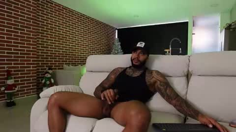 Snapshot of muscle_man19 chatting on December 2025 12:24:02 PM Nick online show from December 2025 12:24:02 PM