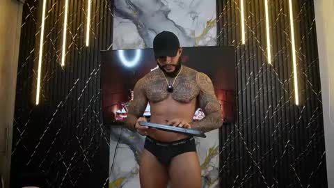 Snapshot of muscle_man19 chatting on May 2026 05:14:01 AM Nick online show from May 2026 05:14:01 AM