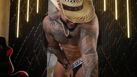 Snapshot of muscle_man19 chatting on May 2026 05:26:02 AM Nick online show from May 2026 05:26:02 AM