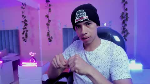 muscle scott online show from November 2025 01:00:02 PM