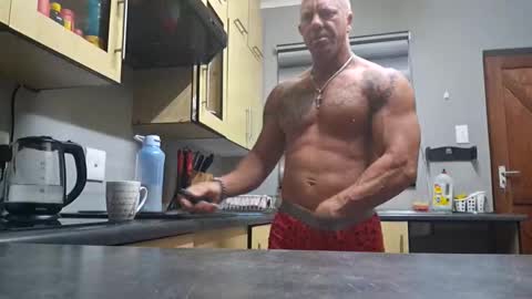 Snapshot of muscledaddy69s chatting on February 2026 01:22:02 AM muscledaddy69s online show from February 2026 01:22:02 AM
