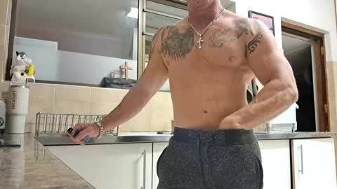 Snapshot of muscledaddy69s chatting on April 2026 01:39:01 AM muscledaddy69s online show from April 2026 01:39:01 AM