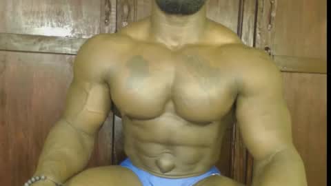 musclegod23 online show from October 2025 01:29:01 PM