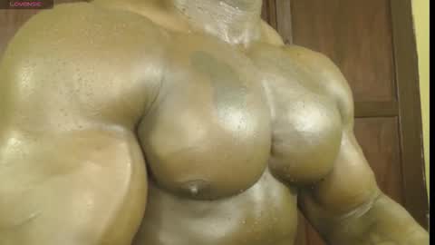 musclegod23 online show from November 2025 05:56:02 PM