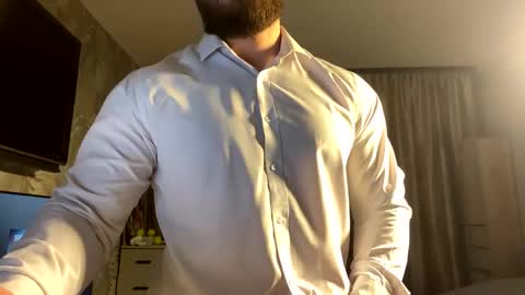 muscularjuggler online show from March 2026 02:08:01 PM