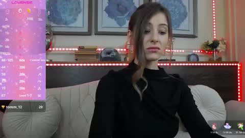 Luna  online show from November 2025 08:30:01 PM