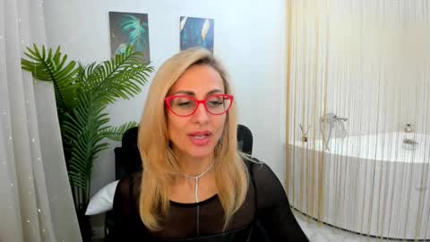 Diana online show from February 2025 05:53:02 PM