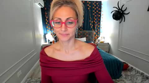 Diana online show from October 2025 12:34:02 PM