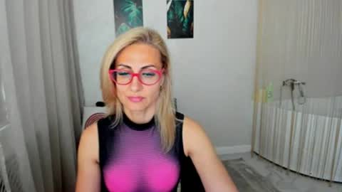 Snapshot of museofstage chatting on July 2026 11:35:01 AM Diana online show from July 2026 11:35:01 AM