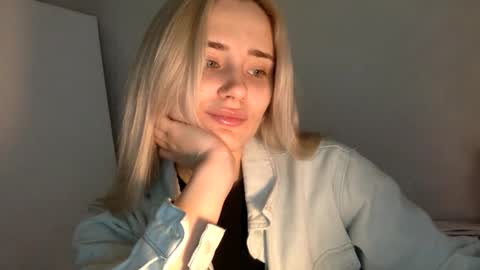 Snapshot of musescorner chatting on December 2025 03:30:01 PM musescorner online show from December 2025 03:30:01 PM