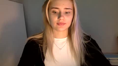 Snapshot of musescorner chatting on December 2025 03:41:01 PM musescorner online show from December 2025 03:41:01 PM