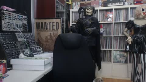 Muziknerd online show from April 2026 10:03:01 PM