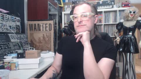 Muziknerd online show from May 2026 06:51:01 AM