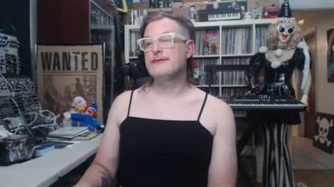 Snapshot of muziknerd chatting on July 2026 03:15:02 AM Muziknerd online show from July 2026 03:15:02 AM