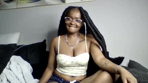 Snapshot of mwana69 chatting on April 2026 10:45:01 PM mwana69 online show from April 2026 10:45:01 PM