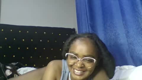 Snapshot of mwana69 chatting on May 2026 11:00:01 PM mwana69 online show from May 2026 11:00:01 PM