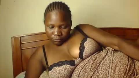 mwekas568403 online show from December 2025 05:19:02 PM