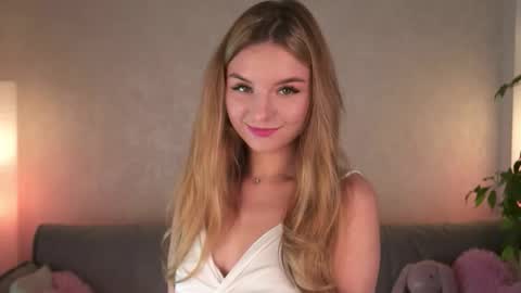 Snapshot of my_little_pollly chatting on February 2026 01:25:01 PM Polly online show from February 2026 01:25:01 PM