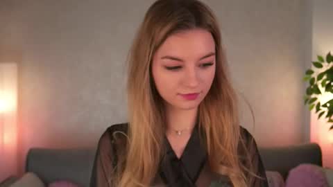 Snapshot of my_little_pollly chatting on February 2026 01:18:01 PM Polly online show from February 2026 01:18:01 PM