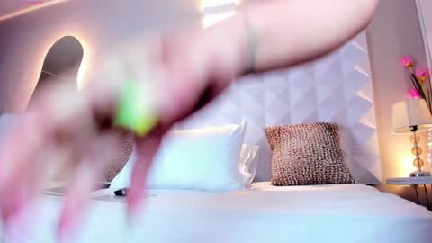 Mariana Evans online show from January 2025 11:43:02 AM