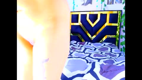 miagosling  NTMU  Dont forget follow me  online show from September 2025 01:36:02 PM