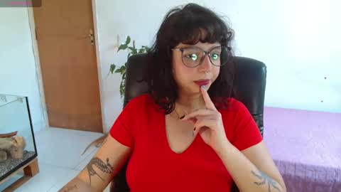 Snapshot of myamillor chatting on October 2025 01:00:02 PM myamillor online show from October 2025 01:00:02 PM