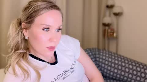 Mya-be Yours P online show from December 2024 10:02:02 PM