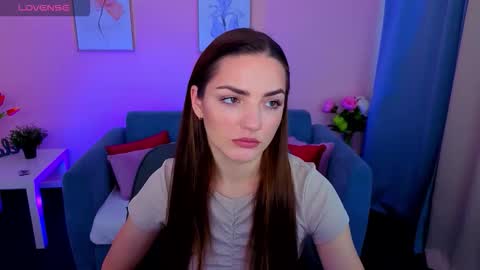 Ella online show from September 2025 01:38:01 PM