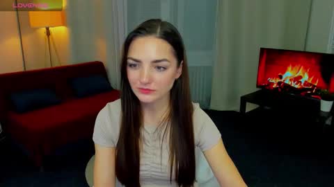 Ella online show from October 2025 08:17:02 PM