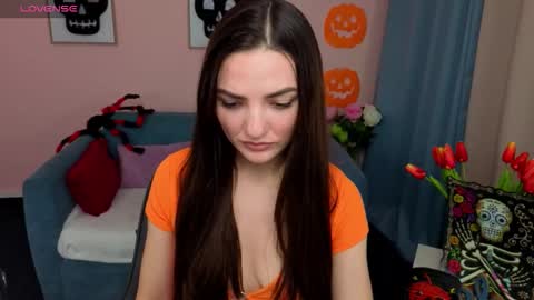 Ella online show from October 2025 09:49:01 PM