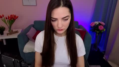 Ella online show from November 2025 02:30:01 PM