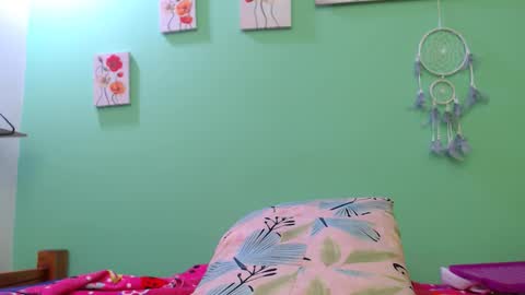 Snapshot of myguardian20angel chatting on November 2025 07:03:01 PM Angel Cute online show from November 2025 07:03:01 PM