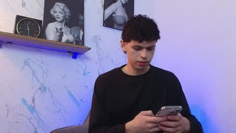 Mykel   online show from October 2025 07:42:02 AM