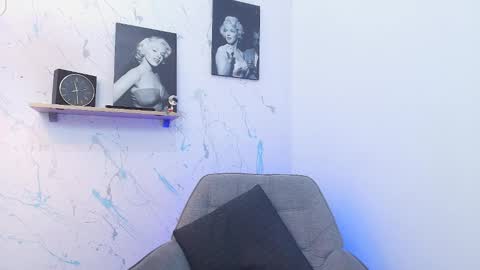 Mykel   online show from November 2025 05:34:01 PM