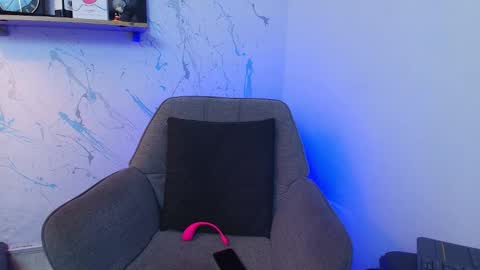 Mykel   online show from November 2025 03:46:01 PM