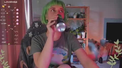 MylaFlores online show from March 2025 05:11:02 AM