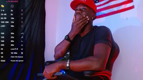 Mylo Wallace  online show from October 2025 07:36:02 PM